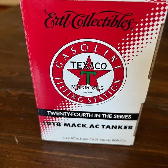 Vintage 1918 Mack AC Tanker Texaco - Picture 3 of 6